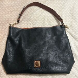 D&B shoulder bag. Used. Very good condition. No scratches. Dust bag included.